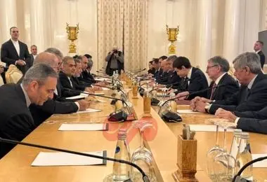 عراقچی و لاوروف دیدار کردند 