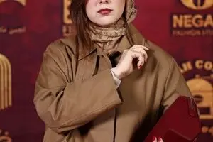 روشنک گرامی با چهره متفاوت با تور سفید/ عکس