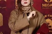 روشنک گرامی با چهره متفاوت با تور سفید/ عکس