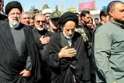 تصویری جالب از ابراهیم رئیسی و یکی از محافظانش
