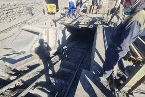 محبوس شدن ۲۴ نفر در معدن بافق