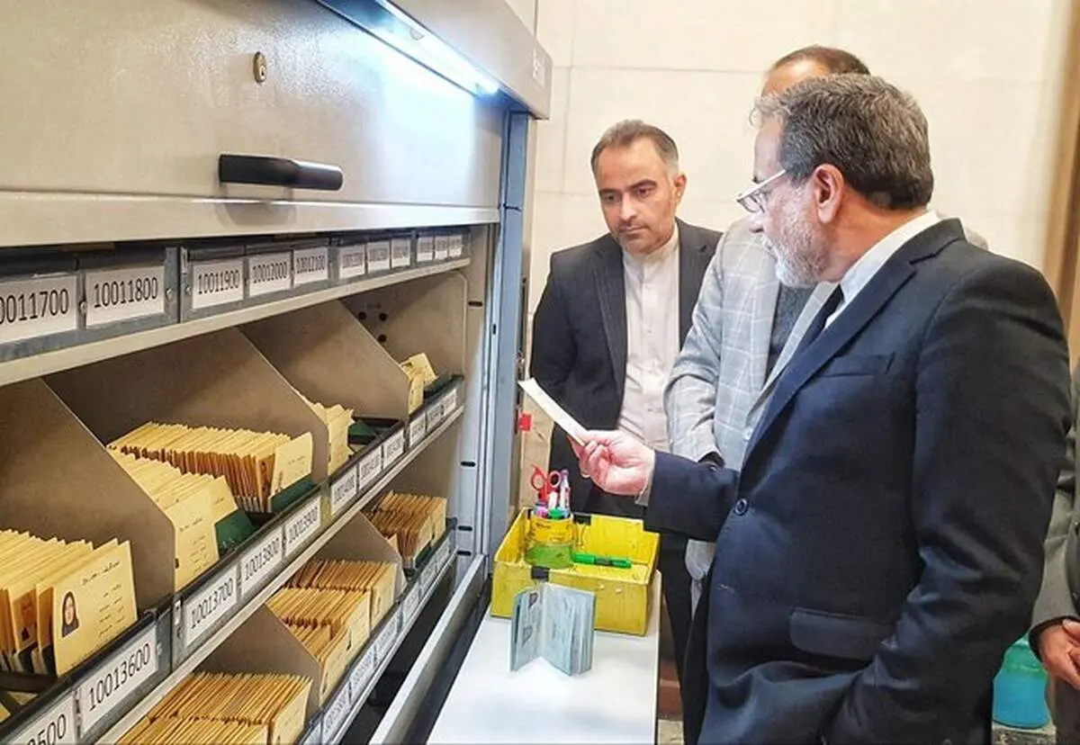 بازدید سرزده عراقچی از معاونت کنسولی و میز خدمت وزارت خارجه 
