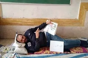 حضور معلمی با کمر شکسته سر کلاس!+فیلم