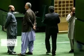 حضور نمایندگان در مجلس با لباس خاص+ببینید 