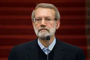 تصاویری از اقامه نماز علی لاریجانی بر پیکر یک استاد + ببینید 