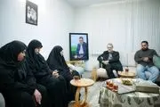 علی لاریجانی با خانواده شهید سرلشگر سعید ایزدی دیدار کرد