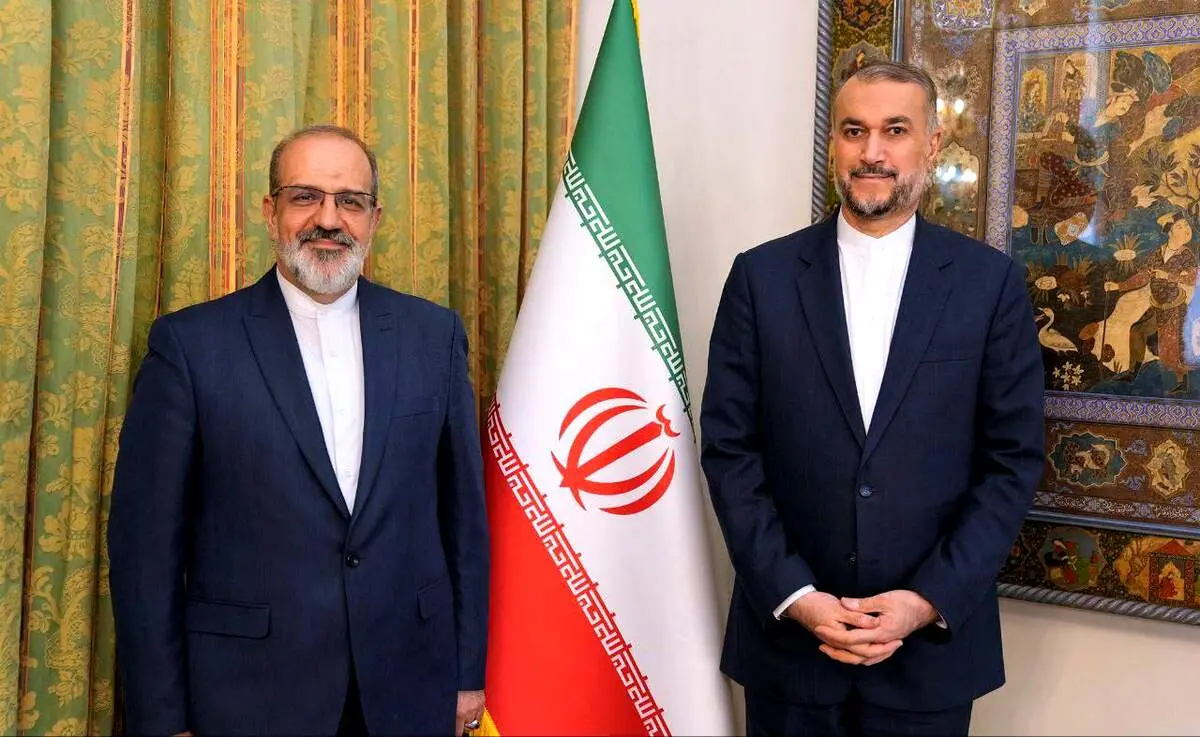 دیدار سفیر جدید ایران در عمان با وزیر خارجه 