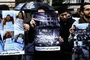 تجمع مردم تهران مقابل سفارت سوئد + ببینید 