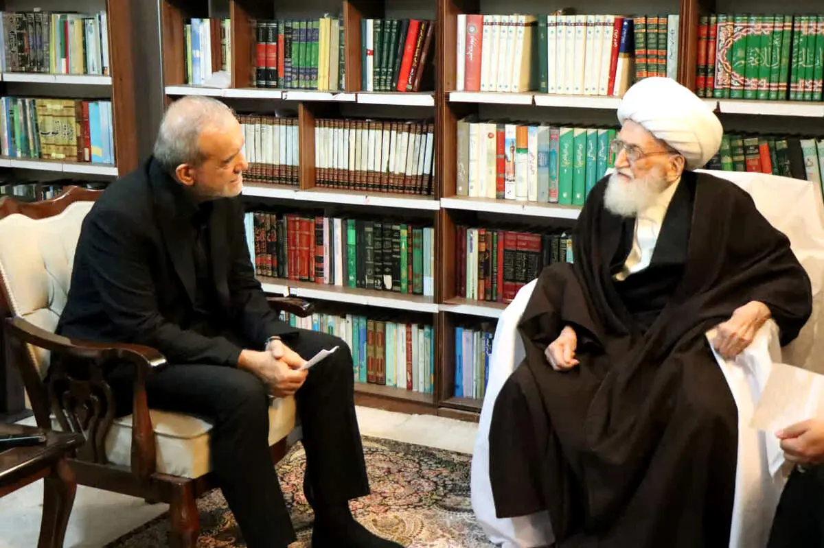 آیت الله نوری همدانی: از رییس‌جمهور حمایت می‌کنیم/ صداوسیما از بیان مطالب ناامید کننده پرهیز کند