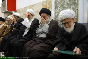 تصاویری از گریه آیت الله نوری همدانی بر پیکر برادرش + ببینید 