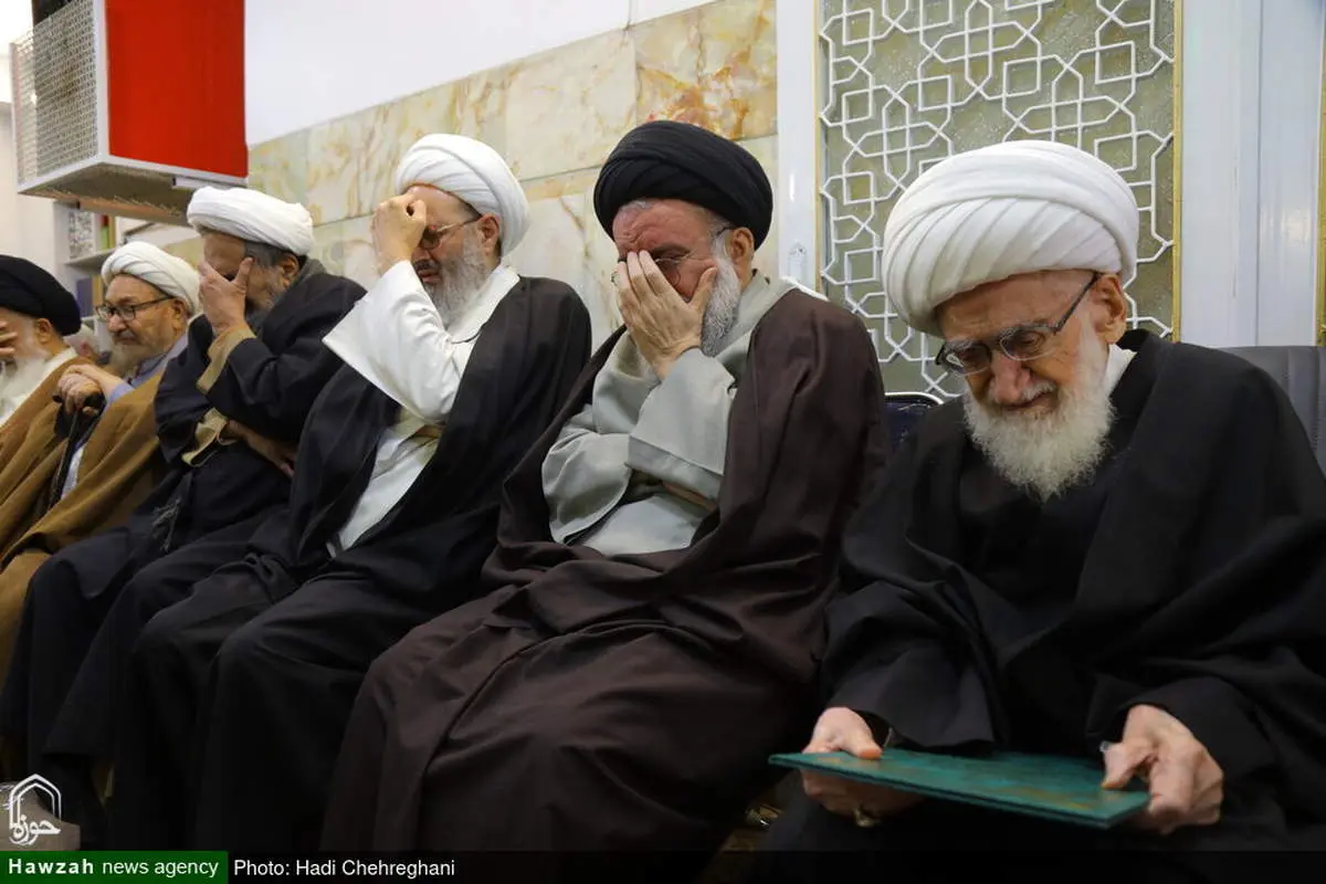 تصاویری از گریه آیت الله نوری همدانی بر پیکر برادرش + ببینید