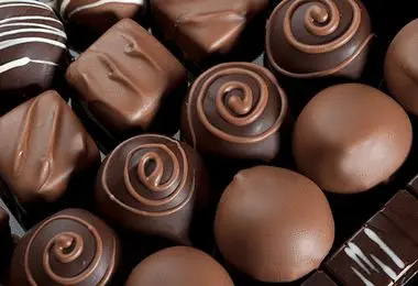خواص شگفت‌انگیز شکلات تلخ برای قلب و عروق