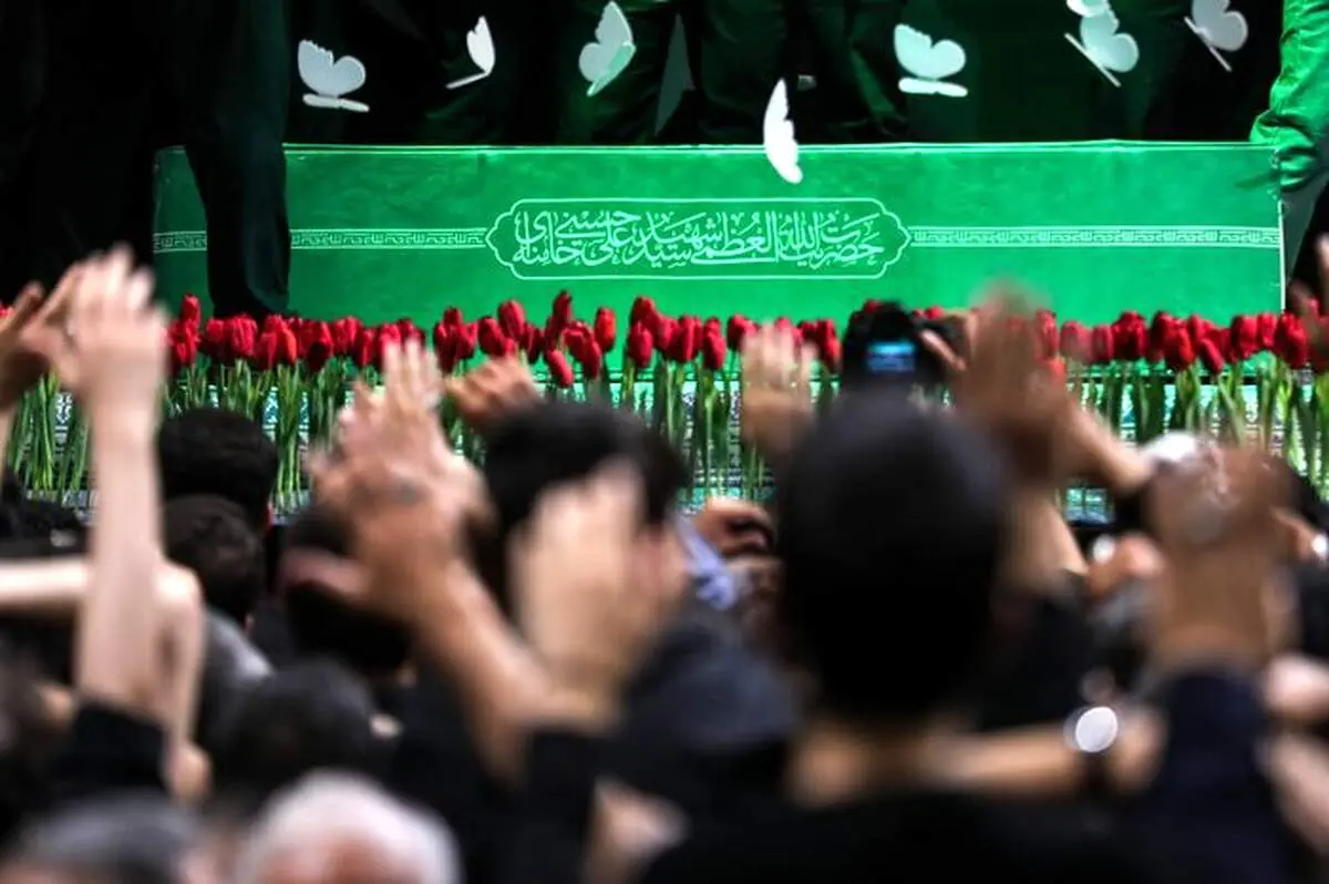 مراسم وداع با پیکر رهبر شهید انقلاب اسلامی و آخرین دیدار با خانواده‌های معظم شهدا