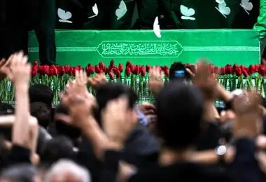مراسم وداع با پیکر رهبر شهید انقلاب اسلامی و آخرین دیدار با خانواده‌های معظم شهدا