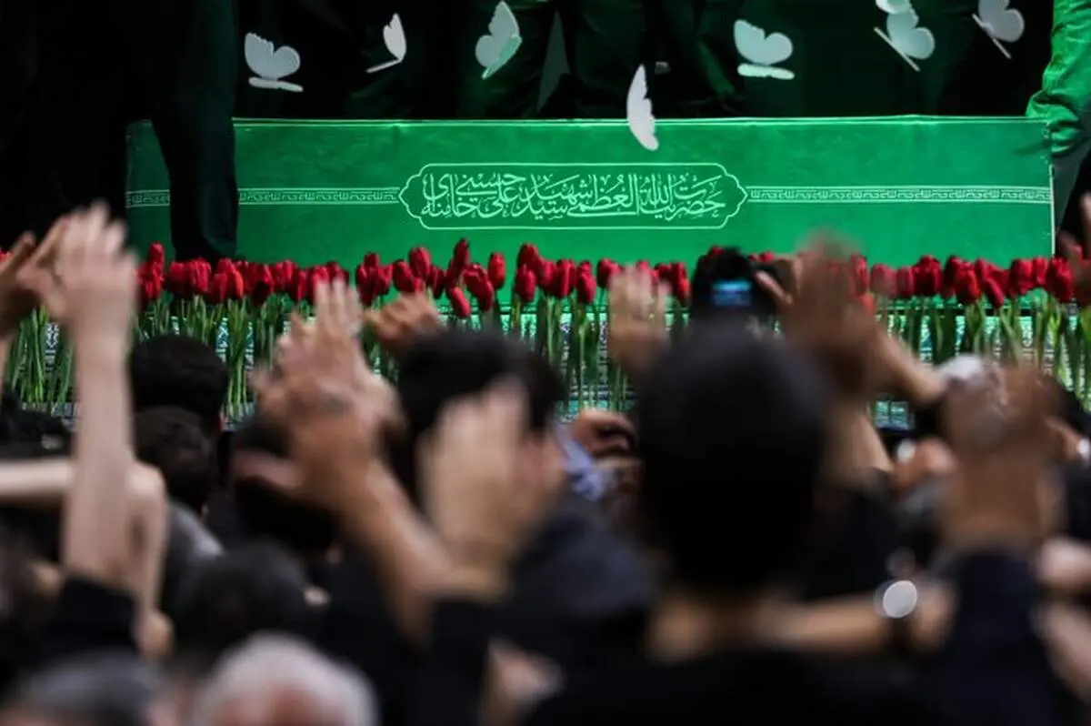 مراسم وداع با پیکر رهبر شهید انقلاب اسلامی و آخرین دیدار با خانواده‌های معظم شهدا