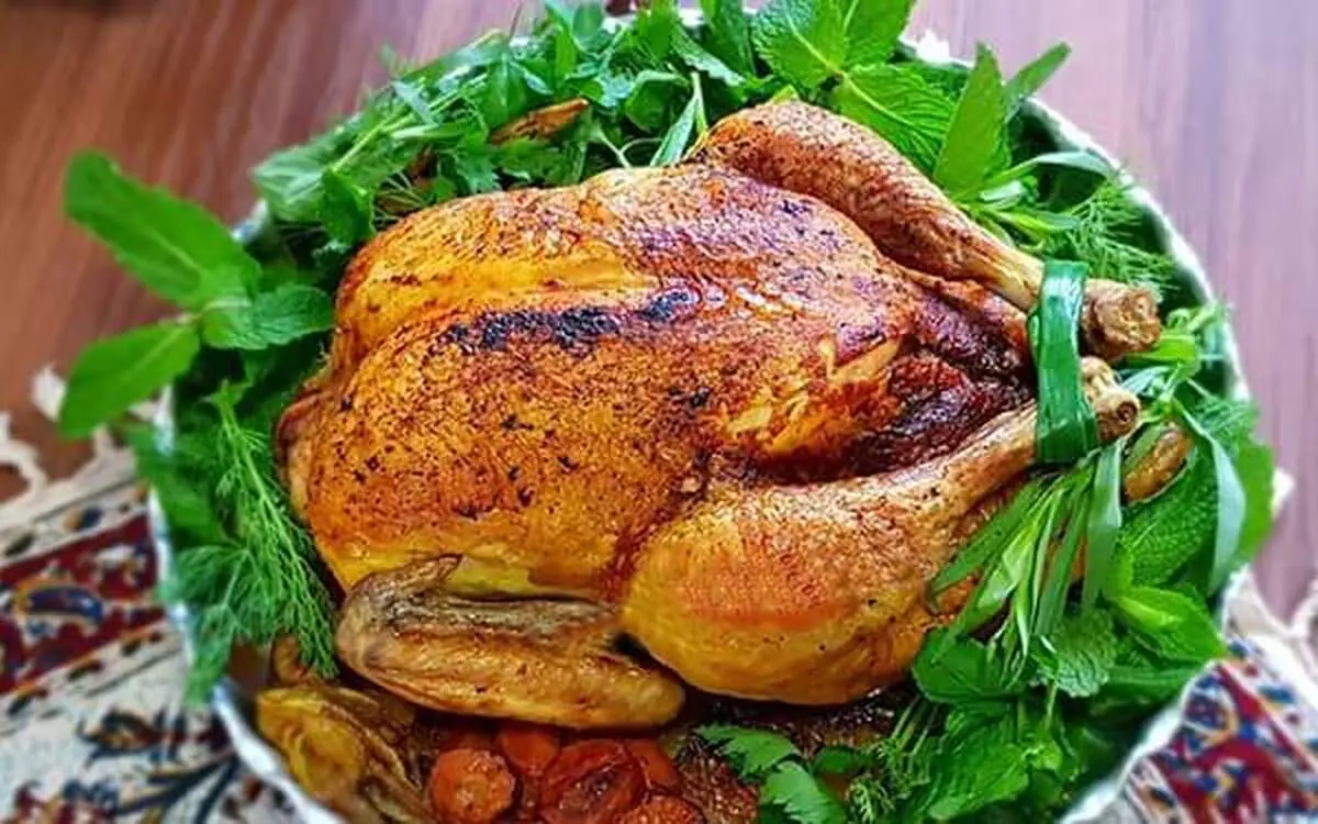 خلاقیت خنده دار مادر ایرانی در سیخ زدن مرغ حماسه ساز شد/ عکس