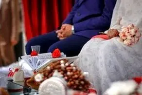 شوکه شدن مهمانان از شنا کردن عروس و داماد وسط مراسم!+فیلم