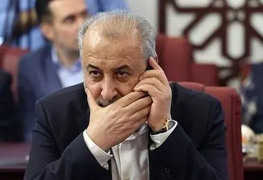 رضا درویش استعفا داد
