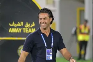  فرهاد مجیدی قرمزپوش شد/ عکس