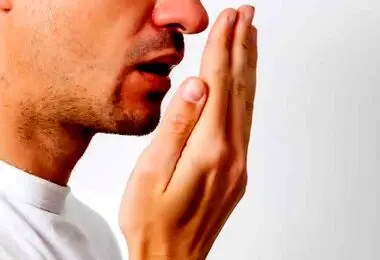چرا بوی بد دهان خودمان را تشخیص نمی‌دهیم؟ توضیح دانشمندان درباره یک پدیده جالب