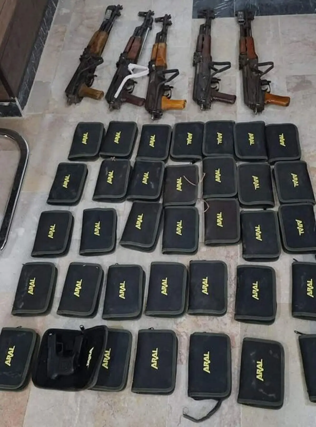 کشف سلاح و مهمات از قاچاقچیان