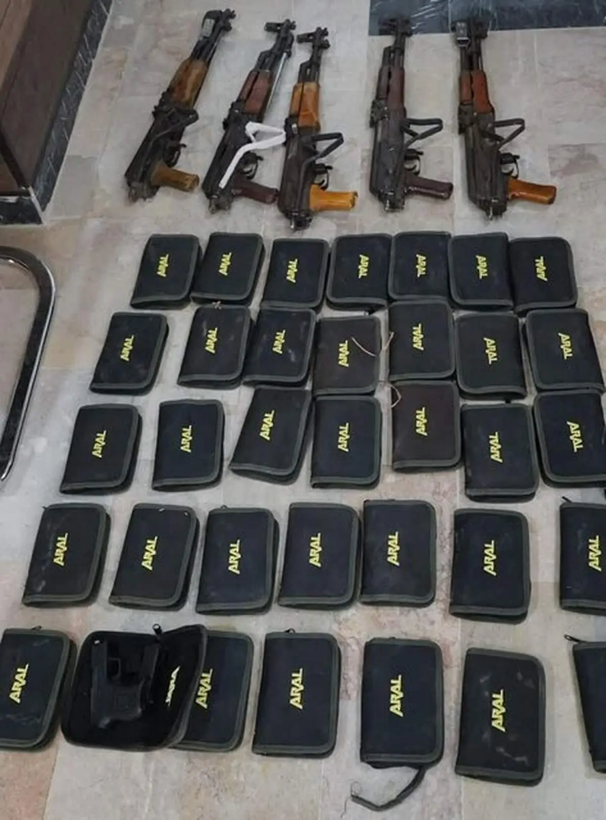 کشف سلاح و مهمات از قاچاقچیان