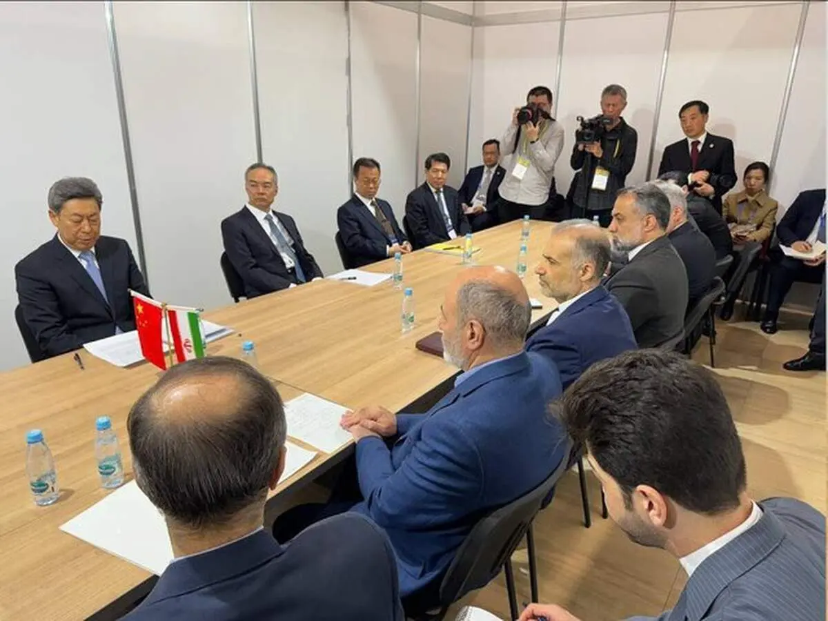 دبیر شورای عالی امنیت یک توافقنامه امنیتی با روسیه امضا کرد 