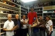 این مرد درازترین پاهای دنیا را دارد + عکس