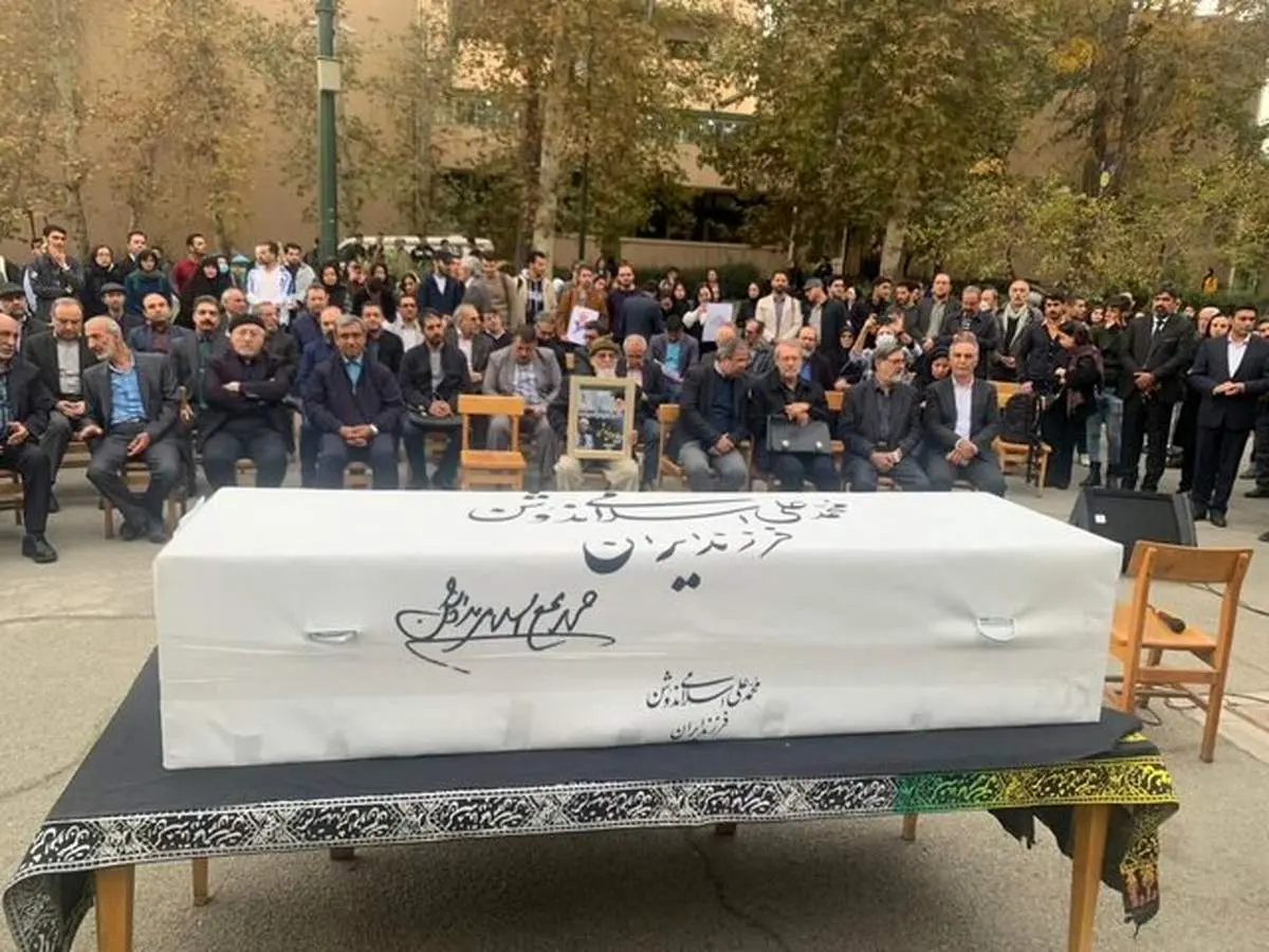 علی لاریجانی در مراسم تشییع پیکر این چهره مطرح فرهنگ و ادب حضور یافت + عکس