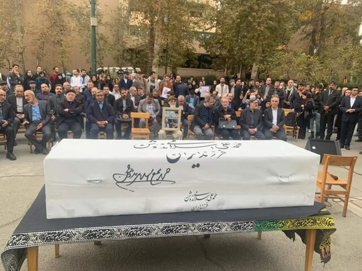 علی لاریجانی در مراسم تشییع پیکر این چهره مطرح فرهنگ و ادب حضور یافت + عکس 