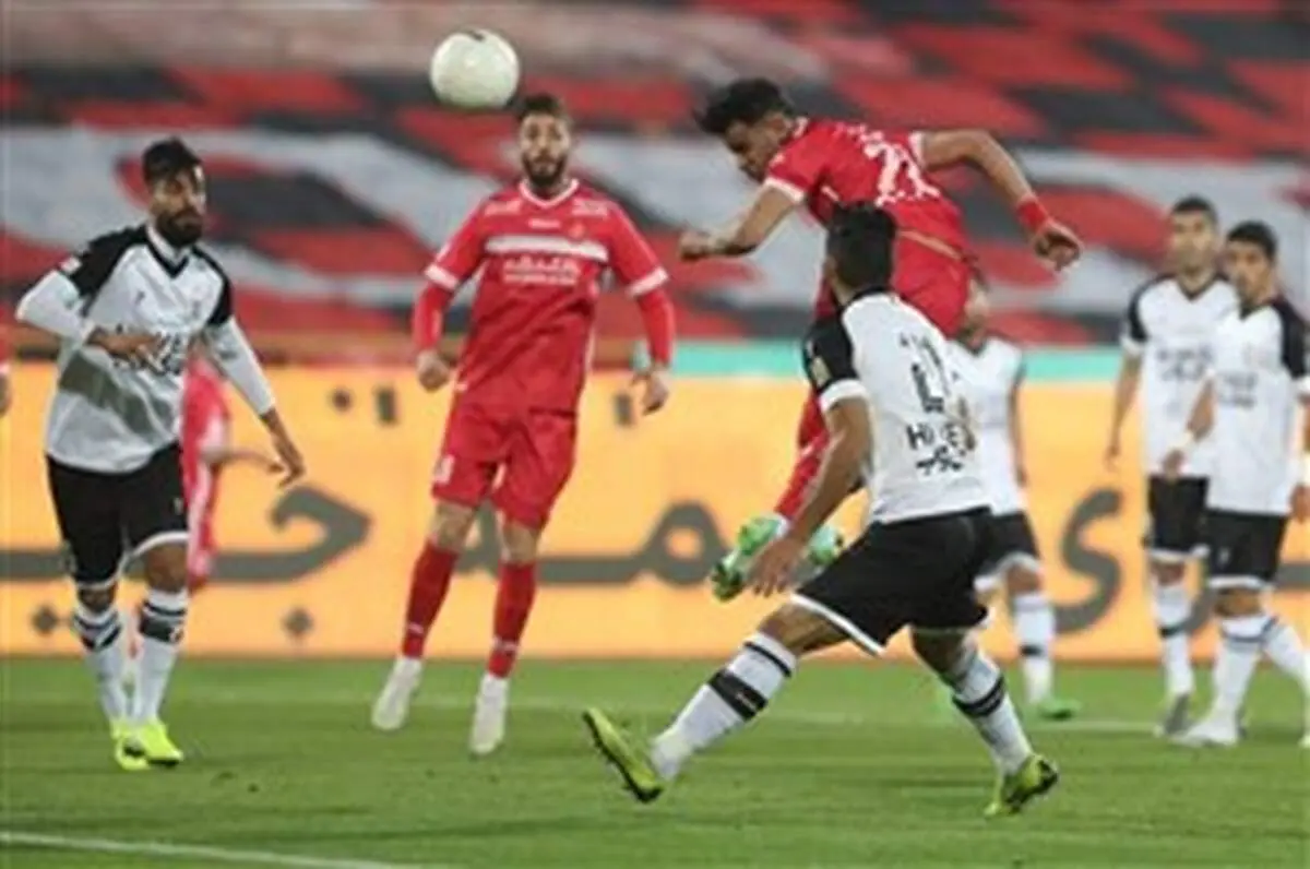 جریان درگیری نیمکت های پرسپولیس و پیکان چه بود؟