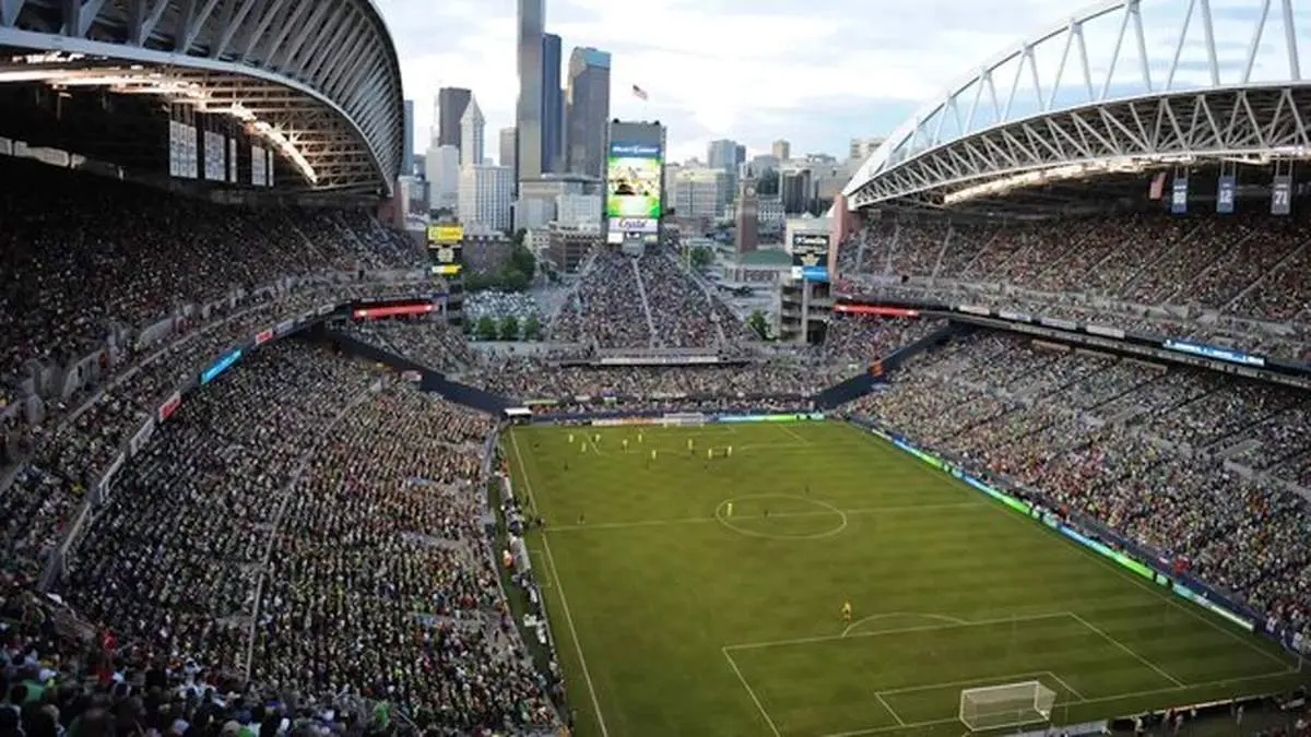 بازی ایران و مصر، مسابقه افتخار هم‌جنس‌گرایان!