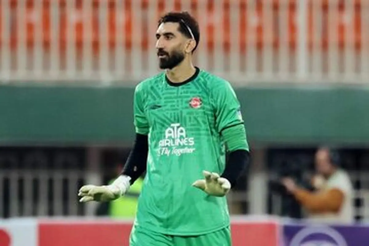 تصویری پربازدید از  پیراهن ویژه بیرانوند برای جشن قهرمانی با کنایه به پرسپولیسی‌ها