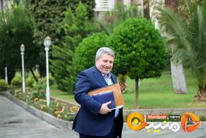 واکنش الیاس حضرتی به خبر درخواست ویزای آمریکا برای خانواده رئیس‌جمهور