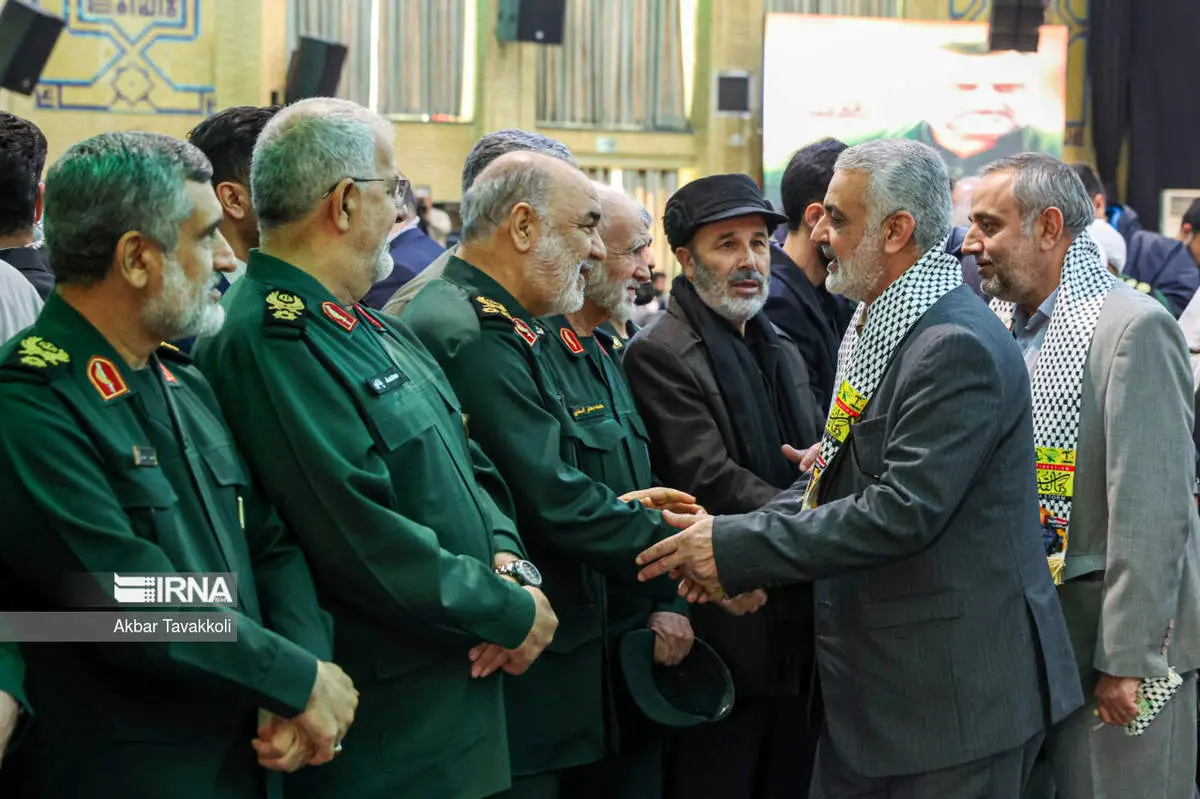 مردی که شباهت عجیبی به سردار سلیمانی دارد| واکنش فرماندهان سپاه + ببینید