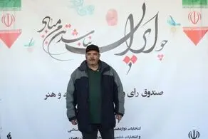 این بازیگر تلویزیون با کروات رای داد!| کدام بازیگران در تالار وحدت رای دادند + ببینید 