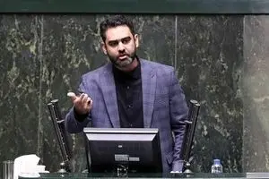 توهین زشت و بی ادبانه امیرحسین ثابتی به پزشکیان
