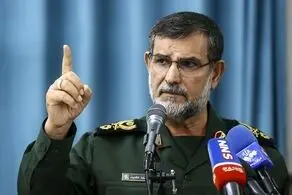  فرمانده نیروی دریایی سپاه: هر کشتی بخواهد از تنگه هرمز عبور کند، باید به زبان فارسی خود را معرفی کند