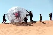 زورب بال جان یک گردشگر در کویر ریگ جن را گرفت