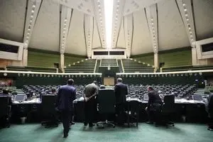 دورهمی احمدی نژادی‌ها تکمیل شد 