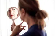 چهره این دختر زیبا روز به روز وحشتناک تر می شود/ عکس