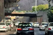زورگیری شوکه کننده از خودرو میلیاردی در روز روشن تهران/ فیلم