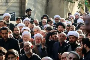 گریه‌های کاظم صدیقی در مراسم تشییع پسرش + ببینید 