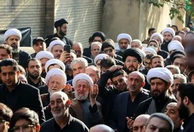 گریه‌های کاظم صدیقی در مراسم تشییع پسرش + ببینید 