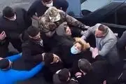 ماجرای برخورد خشن مامور لباس شخصی با مادران دانش‌آموزان مسموم شده