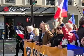 مکرون در فرانسه آشوب به پا کرد + عکس