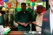 مربی استقلال در ایستگاه صلواتی  جشن امام رضا + عکس