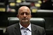 دفاع تمام قد نادر قاضی پور از نماینده جنجالی: برای اینکه فشارش نیفتد دو سه تا کشمش خورد