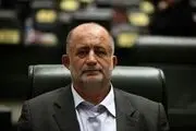 دفاع تمام قد نادر قاضی پور از نماینده جنجالی: برای اینکه فشارش نیفتد دو سه تا کشمش خورد