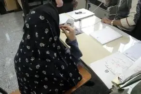 با چرب زبانی من را به خانه کشاند و در یک لحظه دیدم…